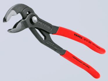 Thin plastic covers, which are manufactured using the immersion process, make the pliers non-slip and comfortable to hold. They protect the hands from contact with the bare steel in cold or warm temperatures.