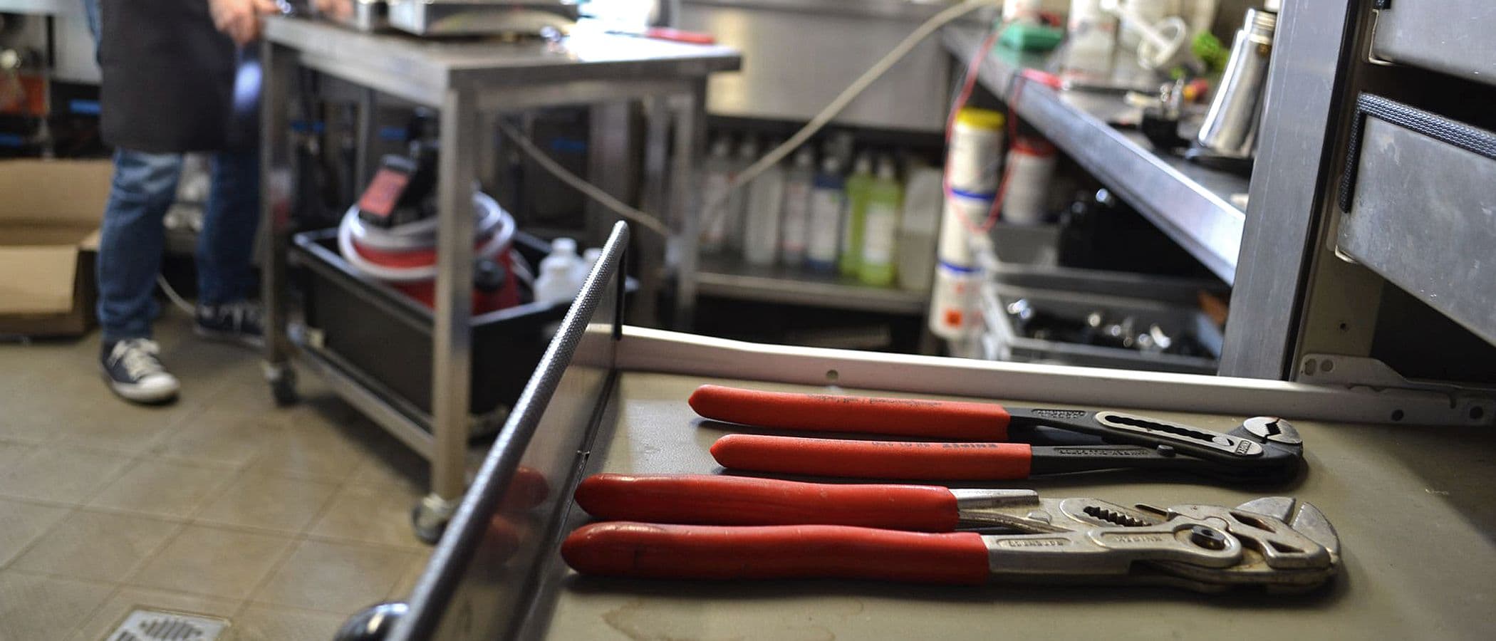 Coffee & KNIPEX – High-Quality Machines Need High-Quality Tools